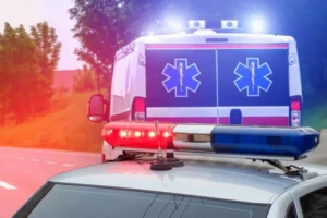 Elhitette, hogy kórházi vezetőorvos – 120 ezer dinárt csalt ki egy férfitől