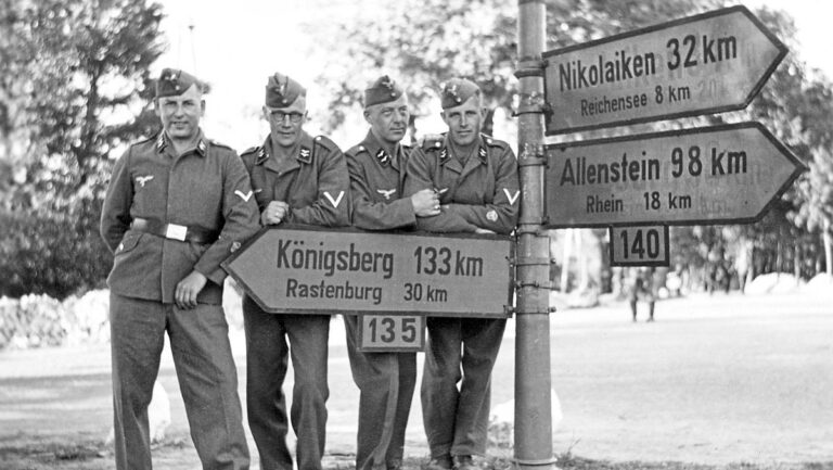 Svájcban 25-en túráztak Wehrmacht-egyenruhában, de állítják: ők nem nácik
