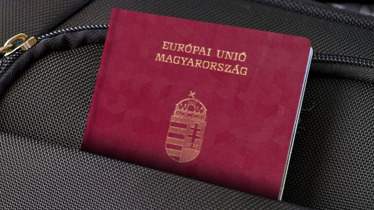 Magyarország az élvonalban van a világ legerősebb útleveleit rangsoroló listán