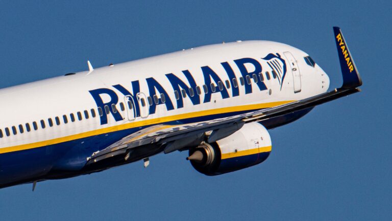 Fenyegetés miatt vadászgépek kísérték a Ryanair Szófia–London járatát