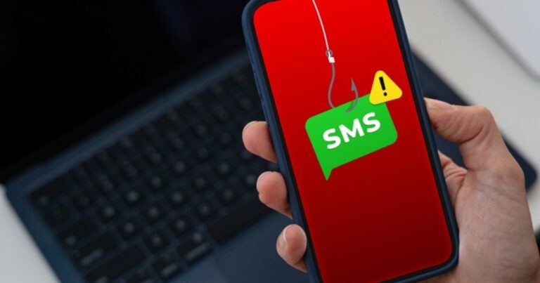 SMS-es csalásra figyelmeztet a belügyminisztérium: hatóságok nevében verik át az embereket