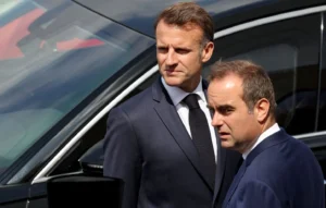 12 órát sem bírt – lemondott a francia miniszterelnök