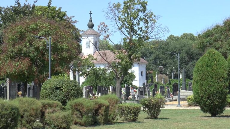 Loptak a katolikus temetőből Óbecsén és Bácsföldváron, majd elfogták őket