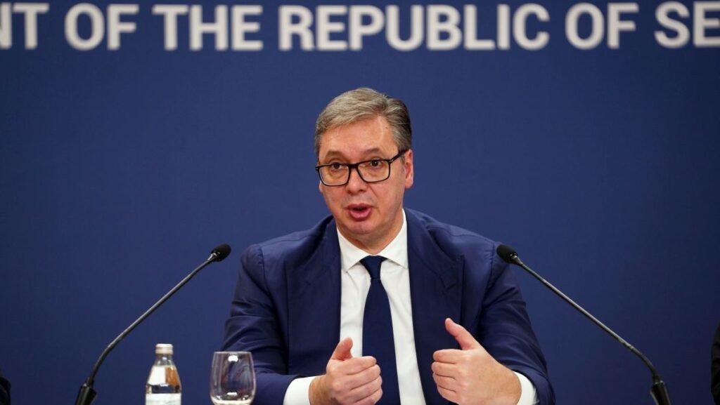 Vučić: Most először van okunk a derűlátásra a NIS ügyében