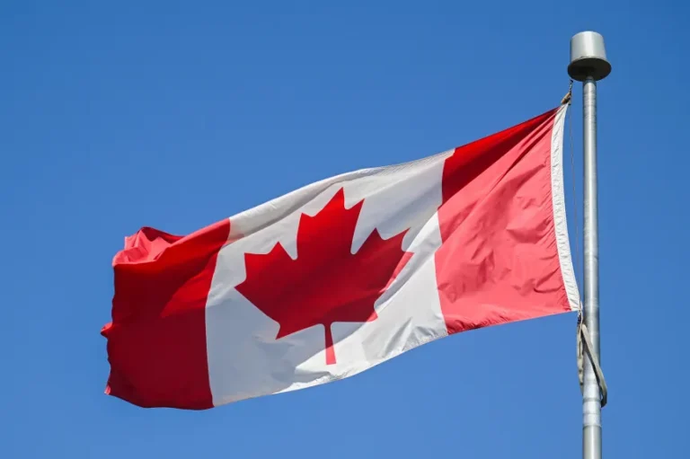 Utasokkal együtt loptak el egy buszt Kanadában