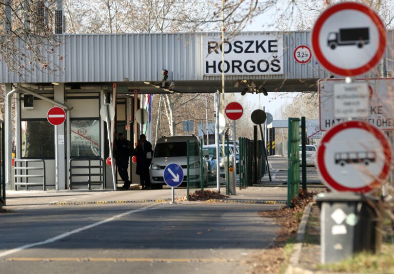 Ingázók figyelmébe: fontos forgalmi rend változás a Röszke 2 közúti határátkelőn!
