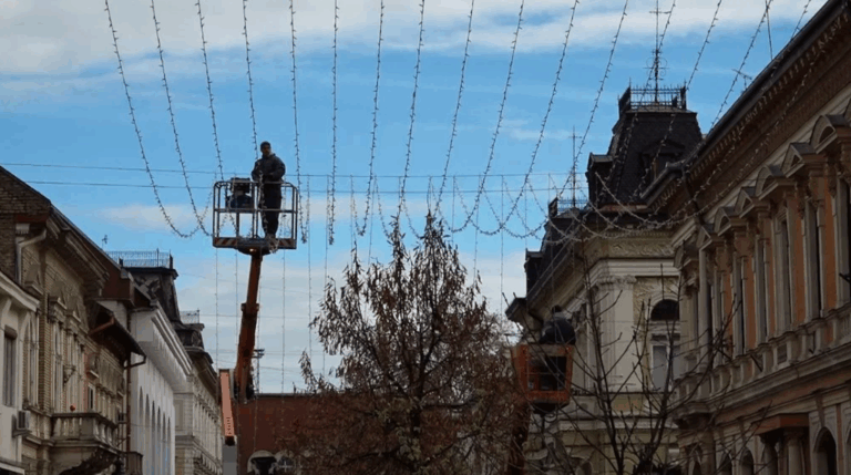 Kiderült, mikor kapcsolják fel Szabadka ünnepi fényeit! 