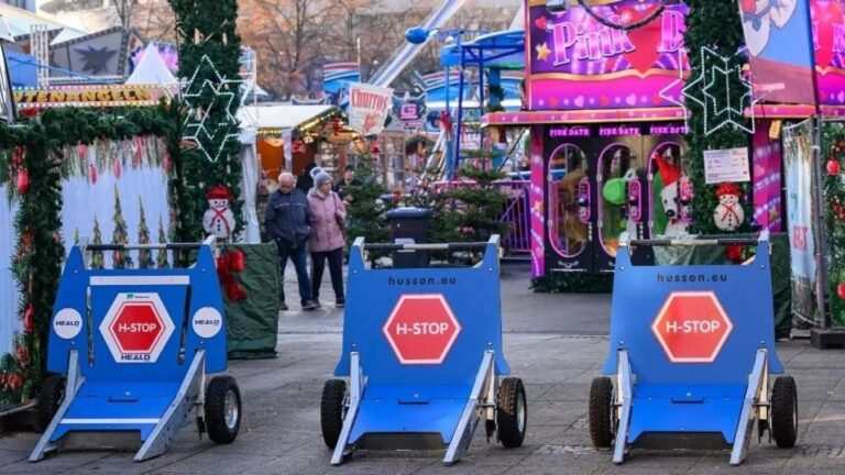 Elfogtak öt embert, akik a tömegbe akartak hajtani egy német karácsonyi vásáron