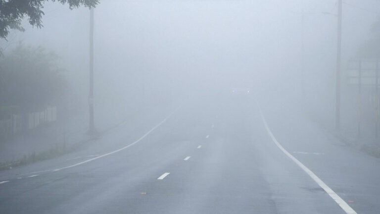 Ismét sűrű köd borítja be a szerbiai utakat