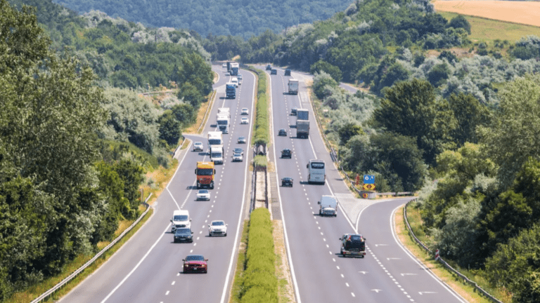 Új szabály jön: visszatérítik az autópálya-matricát a magyarok kedvenc turistaországában