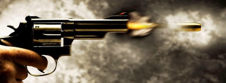 Tragédia: kétéves gyermek halálát okozta egy eltévedt golyó Észak-Macedóniában