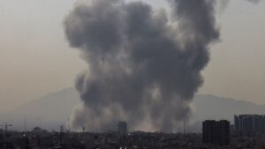 Kitört a háború: Izrael és Amerika együtt bombázza Iránt