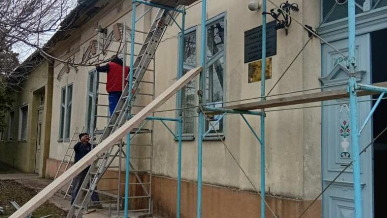 Megújul a bajmoki Dózsa György Magyar Művelődési Központ épülete – közösségi összefogással