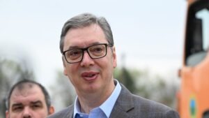 Vučić: Magas pénzjutalmat kap, aki kátyút talál a szerb autópályákon