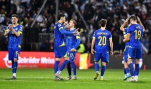 Eladja Mercedesét, hogy a lelátóról szurkolhasson Boszniának a labdarúgó-vb-n egy drukker