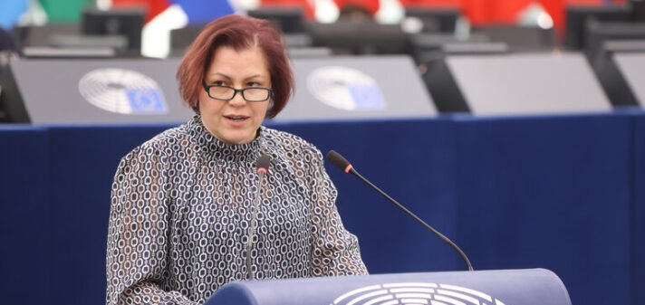 Félrevezető üzenetre figyelmeztet Vicsek Annamária a magyarországi választások előtt