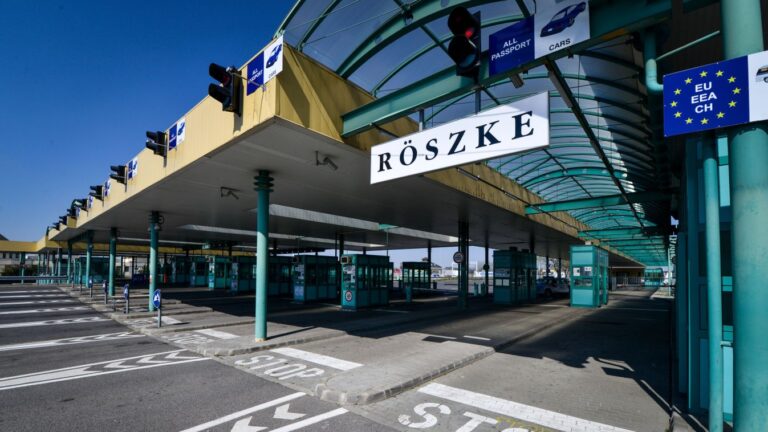 Tizennégyezer elektronikus cigarettát találtak a pénzügyőrök a szerb-magyar határon