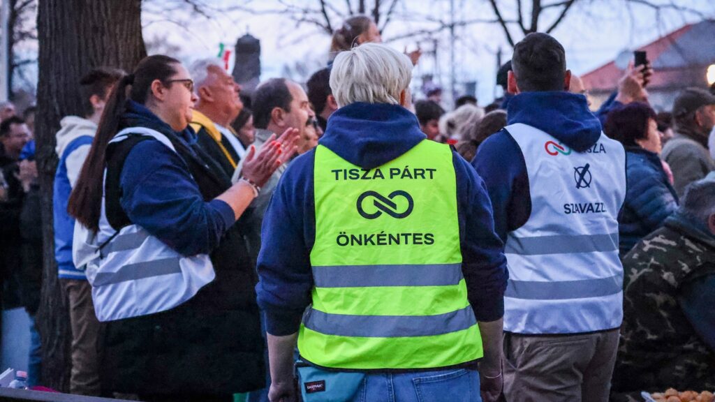 Friss kutatás: tízből kilenc Tisza-szavazó korlátozná vagy elvenné a külhoni magyarok szavazati jogát