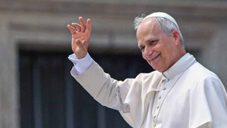 XIV. Leó pápa: Jézus mutat irányt a világot pusztító hatalmak küzdelmében