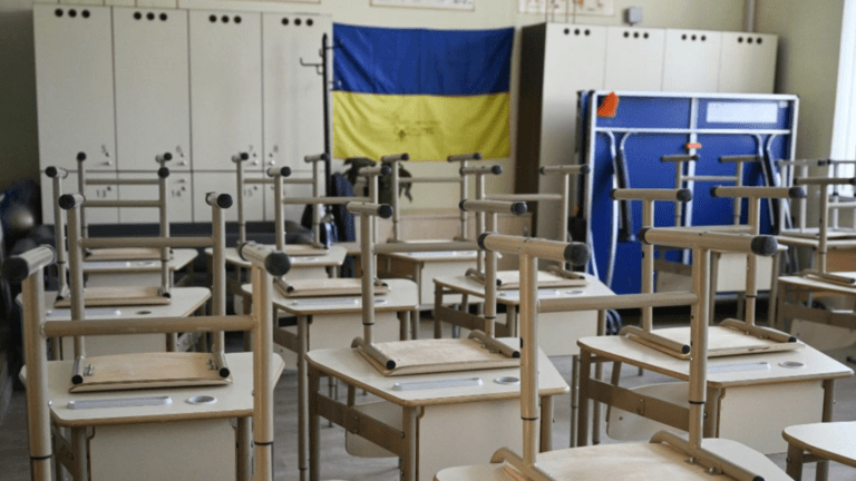 Ukrajnában már az iskolai szünetekben is büntetnék a magyar nyelv használatát