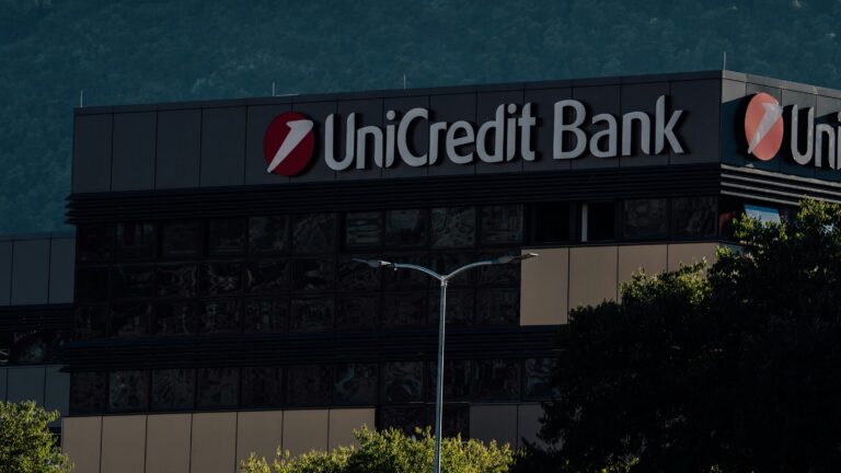 Szerbiában is bevezeti új prémium szolgáltatását az UniCredit