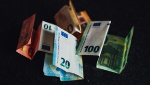 Drágulhatnak a változó kamatozású euróalapú hitelek Szerbiában