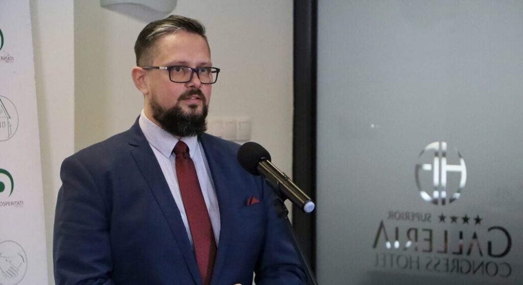 Juhász Bálint: Fejlesztések indulhatnak Zentán, Topolyán és Csantavéren