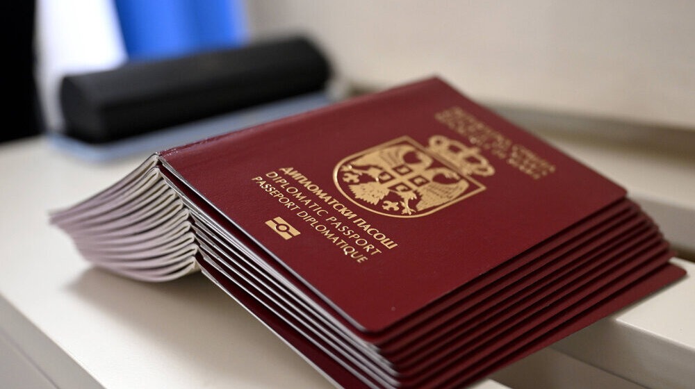 Új dizájnt kapnak a szerbiai útlevelek
