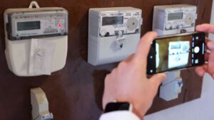 Vajdaság több településén olyan személyek jelentek meg, akik az áramszolgáltató munkatársainak adják ki magukat