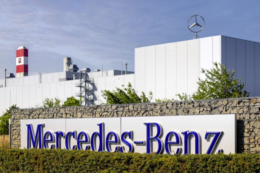 Megkezdődött az új elektromos Mercedes-Benz C-osztály sorozatgyártása a kibővített kecskeméti gyárban