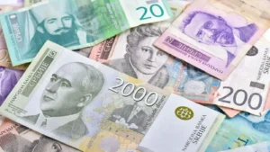 Pénz áll a házhoz: 6000 dinárt kap minden nagykorú szerbiai állampolgár az államtól