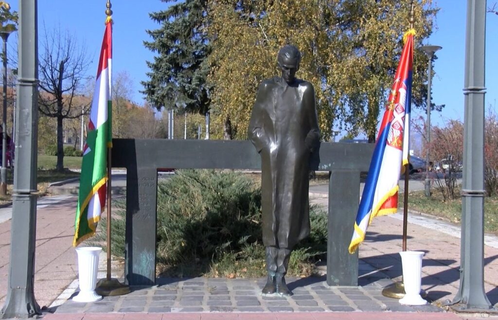 Megtisztították a megrongált Radnóti-emlékművet Borban