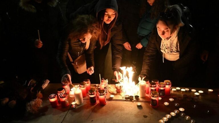 A kocsani diszkótűz túlélőiről készült filmet mutattak be Szarajevóban