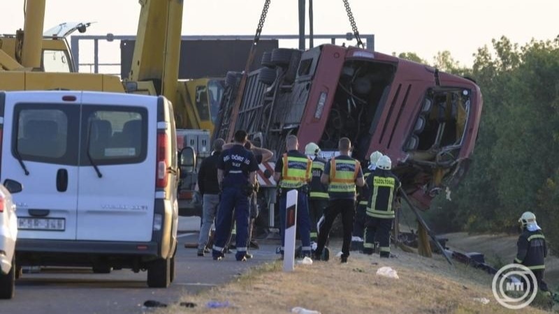 Halálos buszbaleset történt az M3-as autópályán – tizenkét ember meghalt
