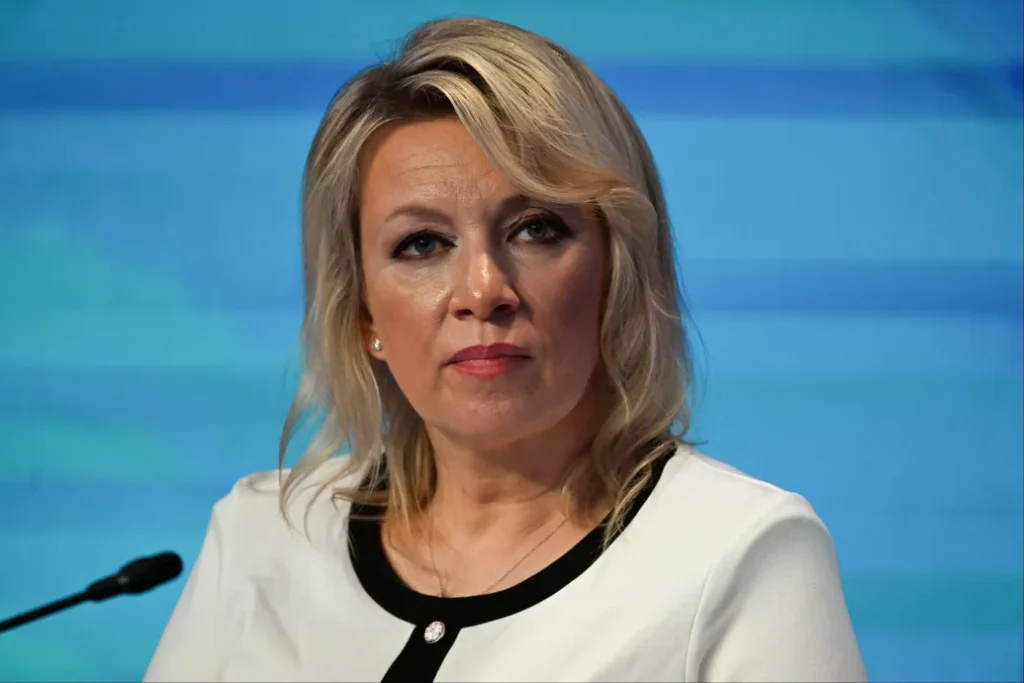 Kemény és fájdalmas válaszlépést ígér az orosz külügyminisztérium szóvivője arra, hogy Magyarország kiutasított tíz orosz diplomatát