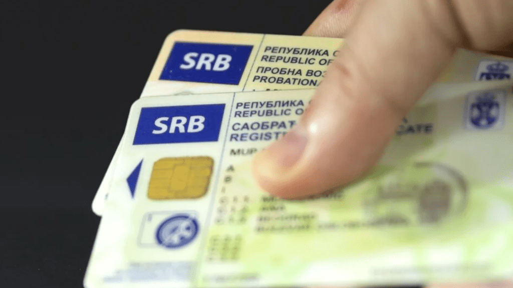 Új díjak Szerbiában: ennyit kell fizetni szeptember 12-től a jogosítványért és a forgalmiért