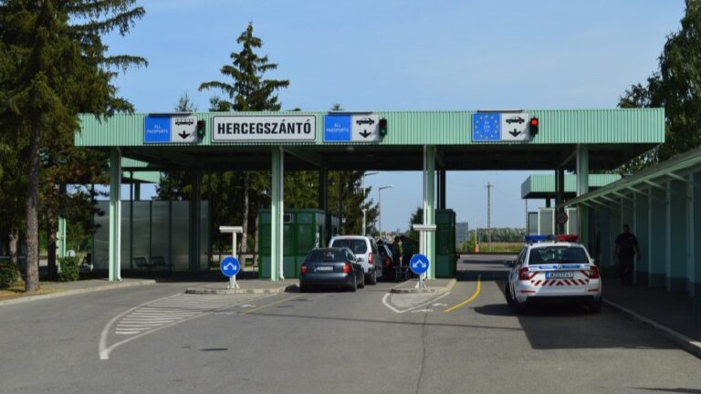 Több mint 3 millió euróból korszerűsítik a Béreg–Hercegszántó határátkelőt